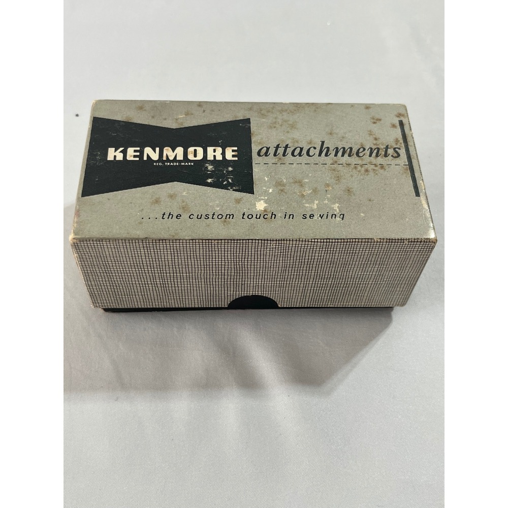 Vintage Kenmore Sewing Machine Attachments Set 608.22 Greist‎ Feet USA Made Box
